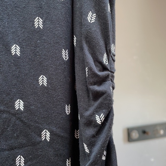 Ingrid & Isabel Ruched Maternity Dress - Picture 2 of 5